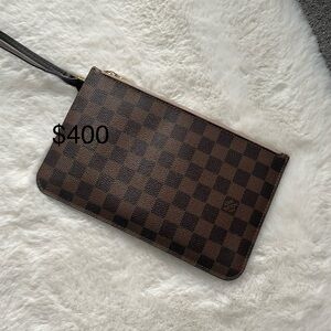 Louis Vuitton pouche